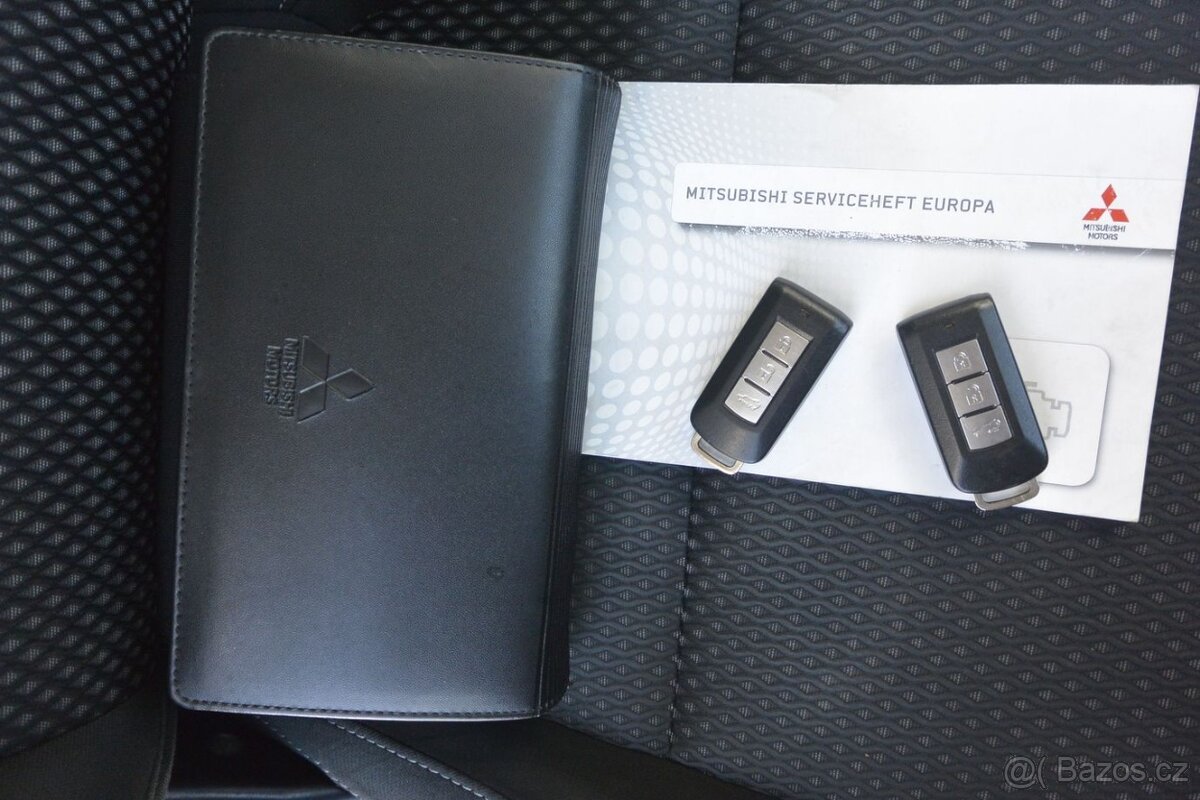 PRODÁM Mitsubishi Outlander 2.2 DI-D 4WD INTENSE, AUTOMAT - 18