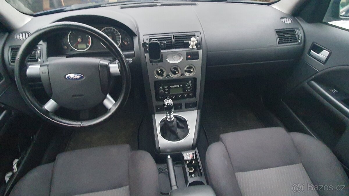 Ford Mondeo 1.8i - 18