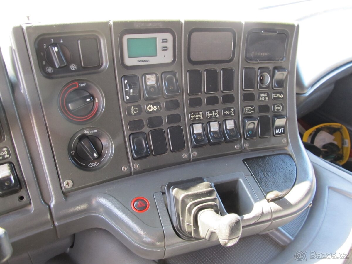 Scania DC 1201 8x6 sklápěč - 18