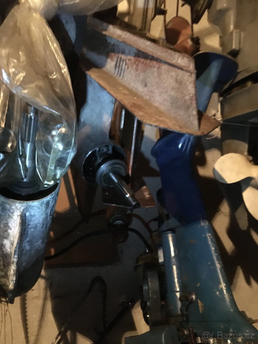 Nohy - převodovky k Lodním motorům - 18