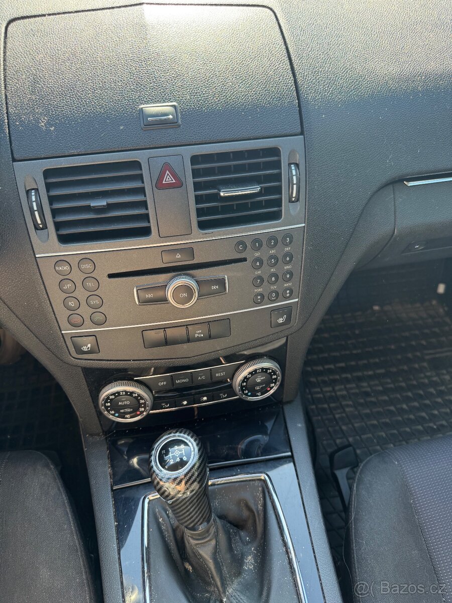 2012 Mercedes W204 C220 - 18