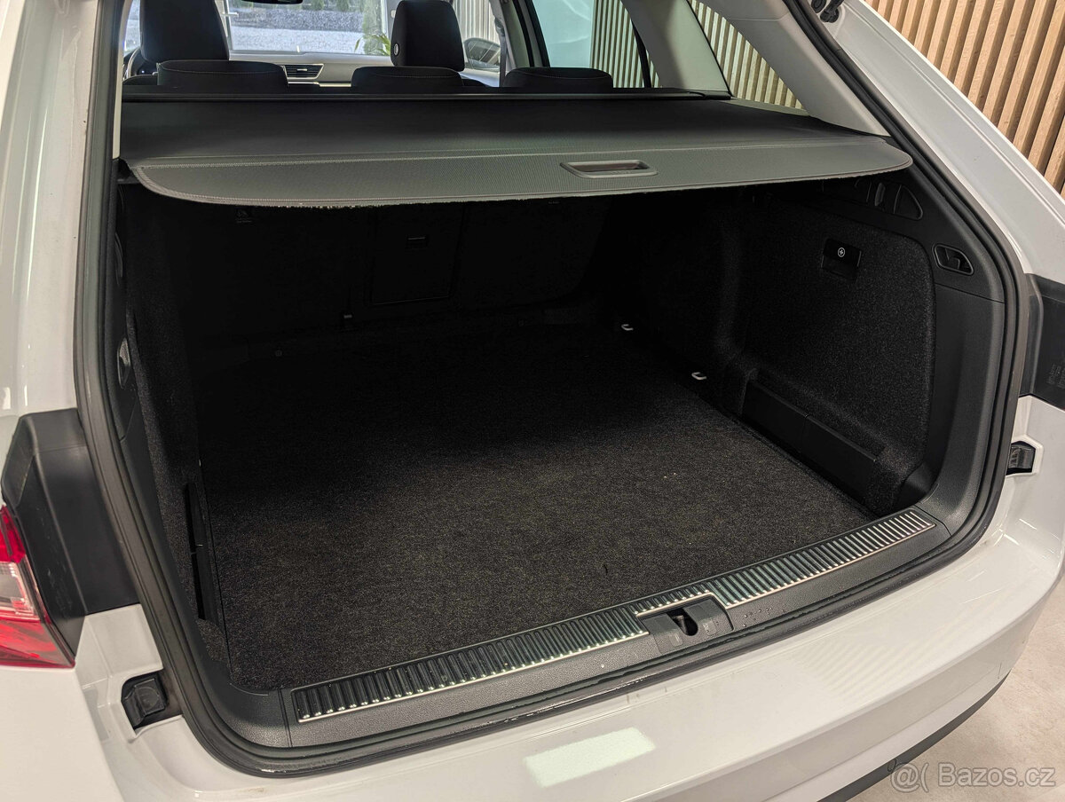 Škoda Superb 2,0 TDI STYLE - 18