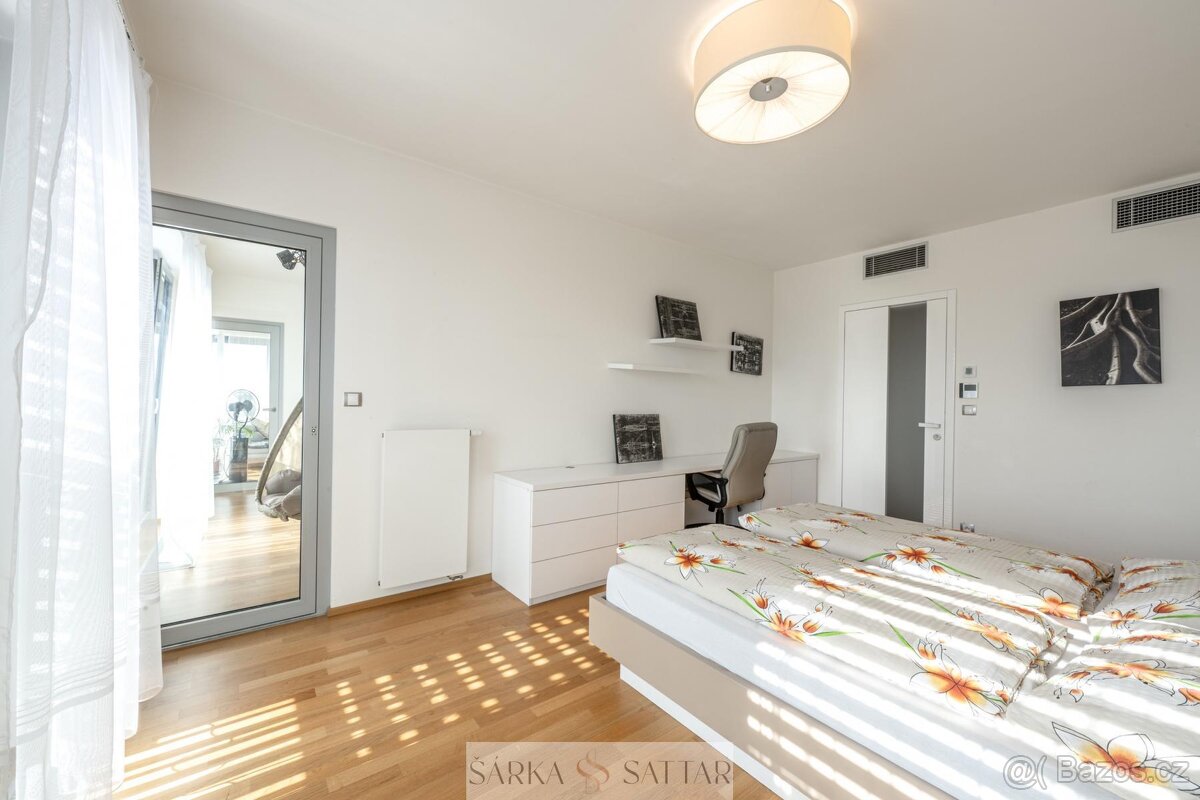 Pronájem krásného, světlého bytu 4+kk 116m2 plus zimni zahr - 18