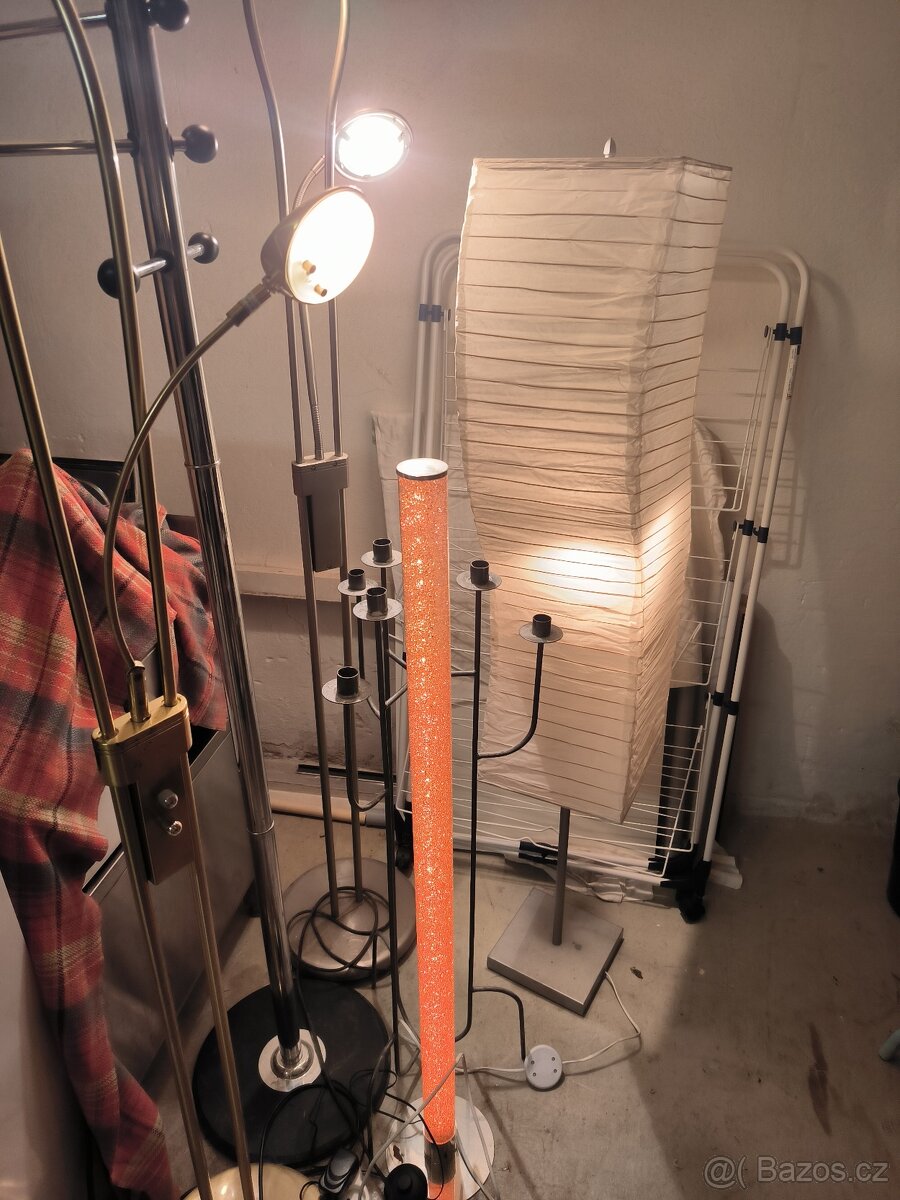 Bytový nábytek, skříně, stoly, komody , doplňky - 18