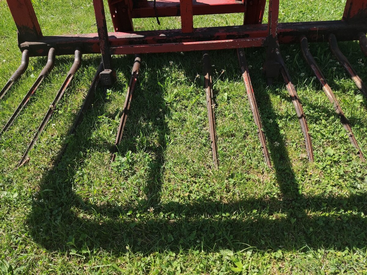 Vyřezávač siláže - 18