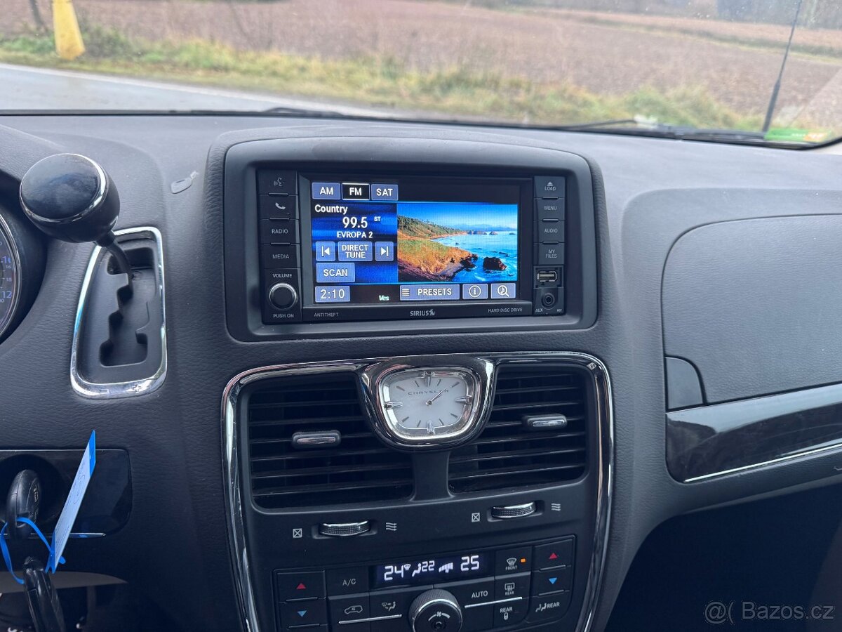 Chrysler Town Country 3,6 RT Penta DVD 2014 - 18