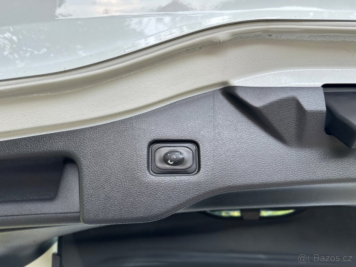 Prodáme Ford Mondeo 2.0Tdci 110kw Automat Titanium - 18