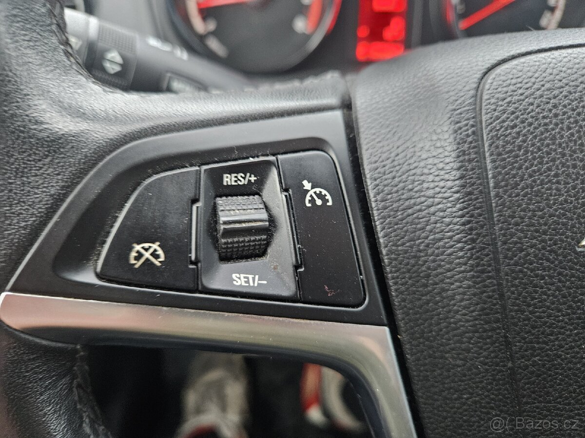 OPEL MERIVA 1,4i benzín 2014 plný servis - 18