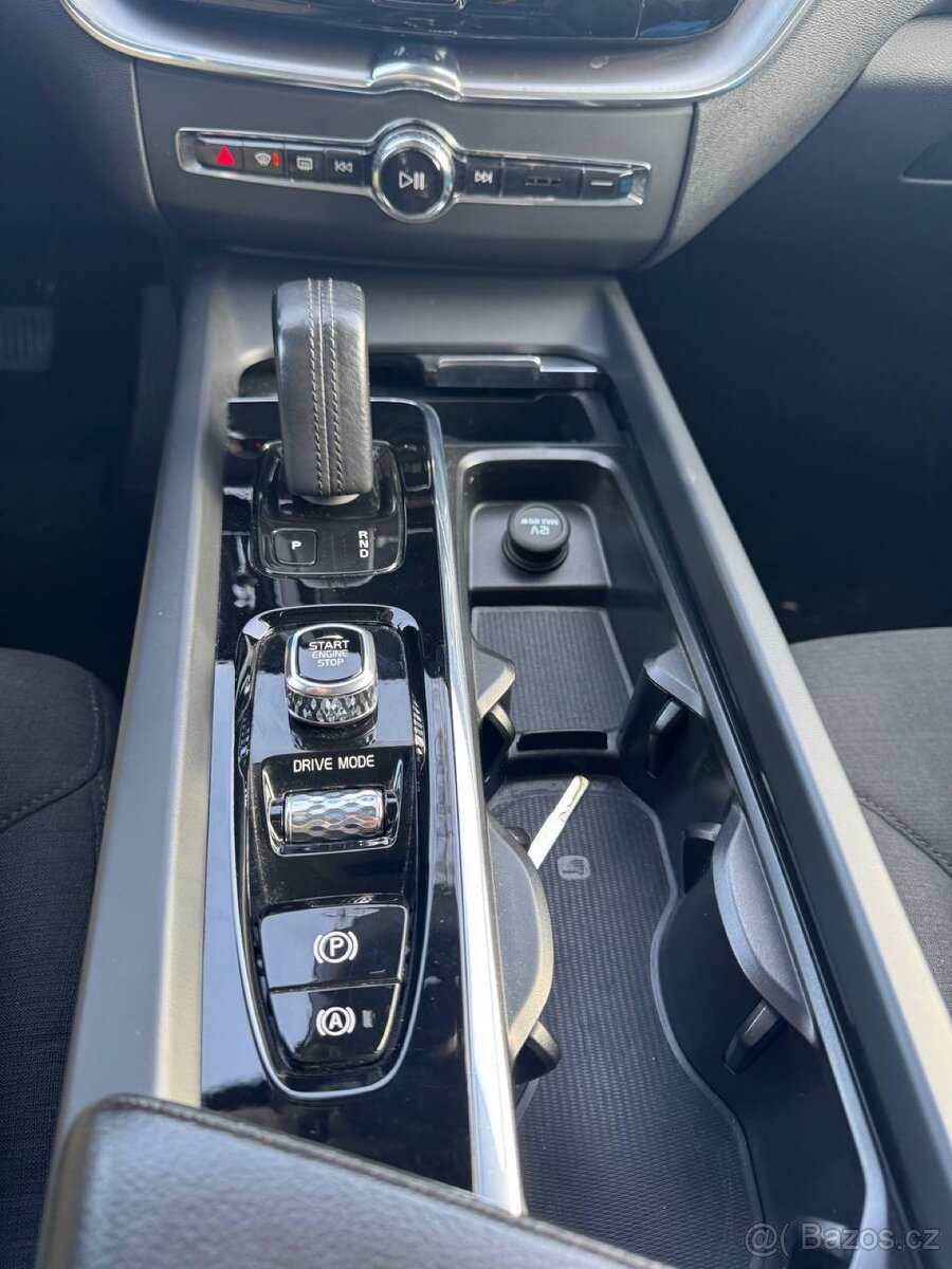 Volvo XC60 B4 AWD - 18