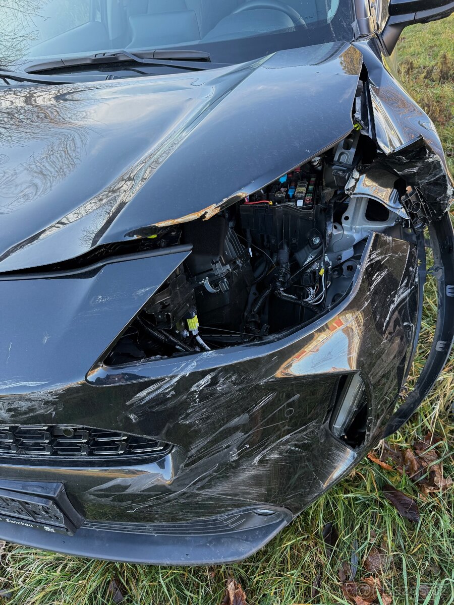 Toyota Yaris Cross 4x2 1.5 Hybrid Elegant- 15.000 km - 18