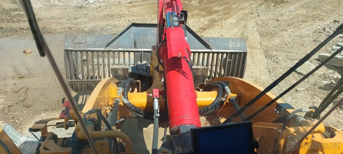 Kolový nakladač Komatsu WA 320-6 - 18