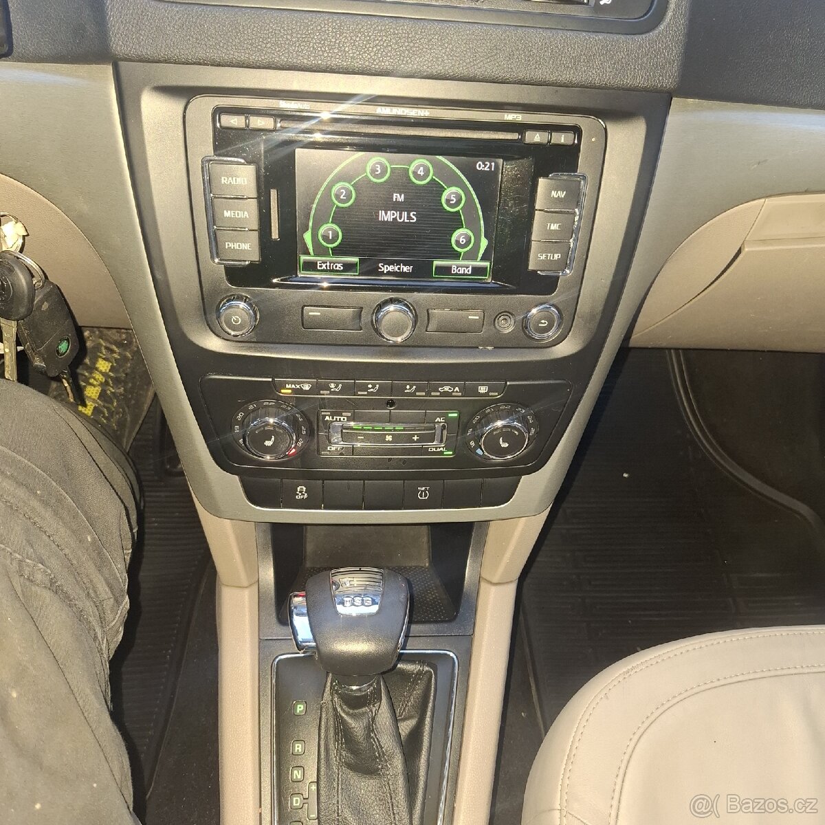 Škoda yeti 1,2tsi max výbava dsg automat top stav - 18