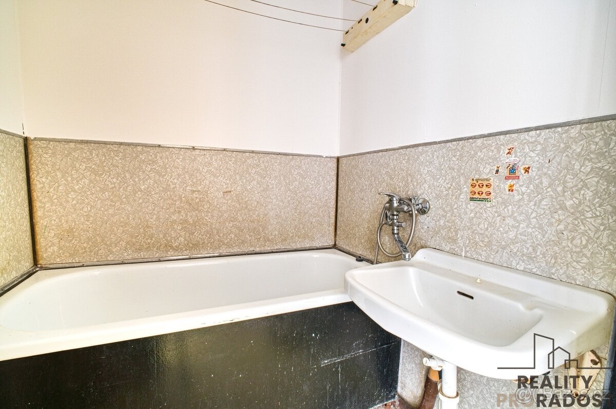 Prodej družstevního bytu 3+1 s lodžií v Ostravě-Porubě - 18