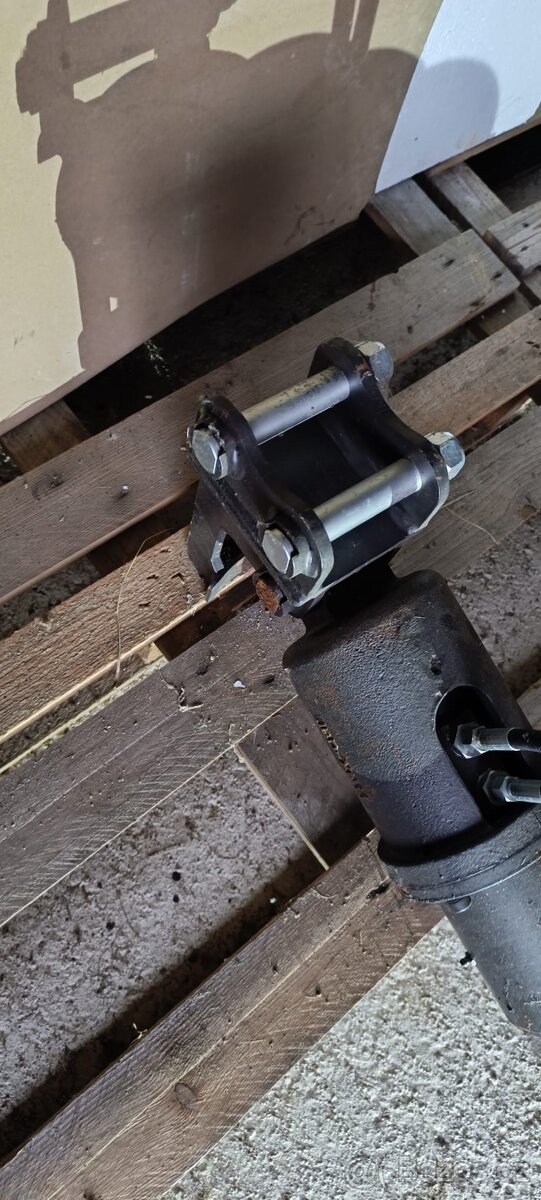 prodám příslušenství k minibagru - 18