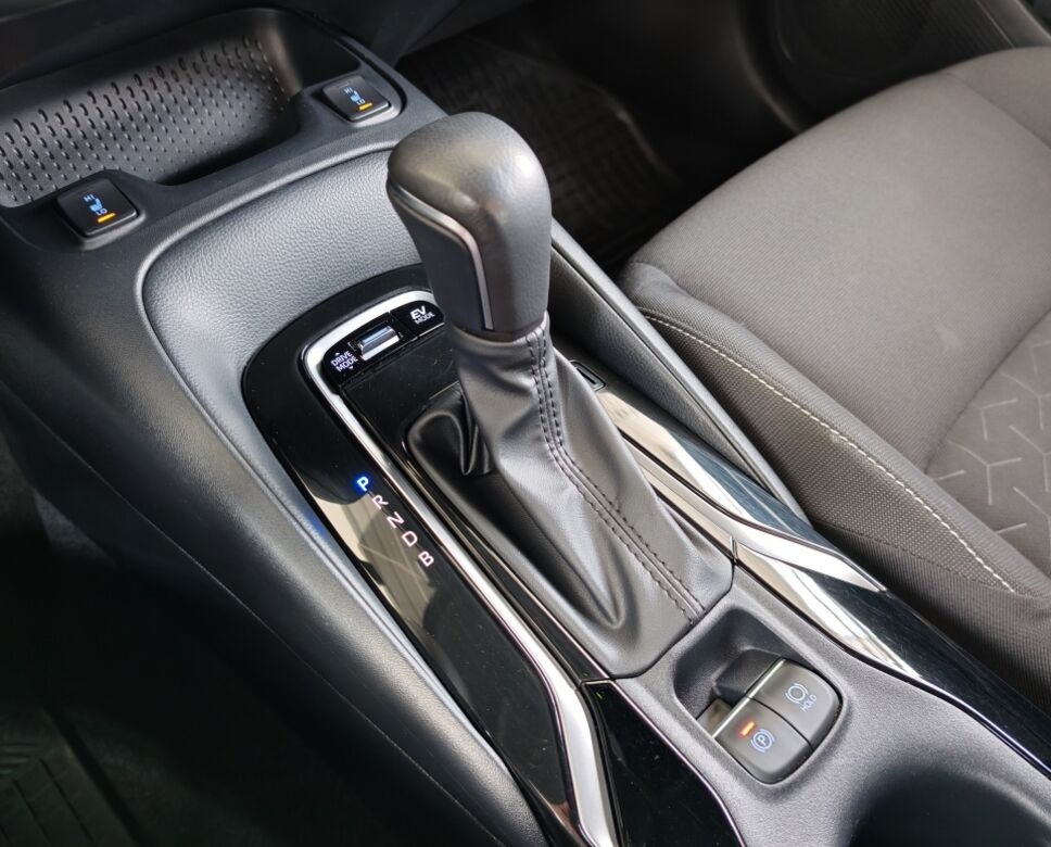 Toyota Corolla 1.8 hybrid - 18