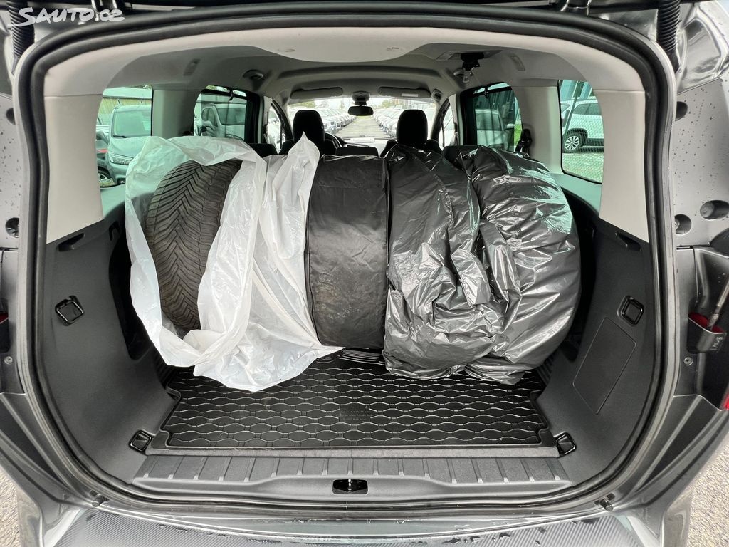 🚗 Peugeot 5008 2.0HDi NAVI KAMERA TAŽNÉ ALU - 18