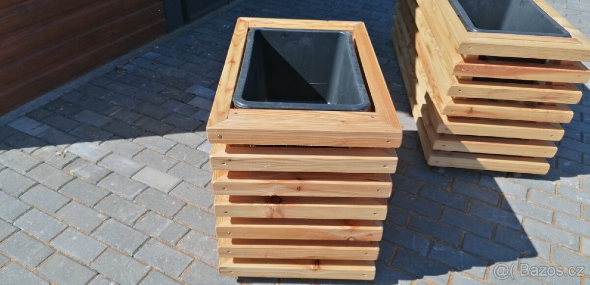 Dekorativní vyvýšené modřínové záhony - 18