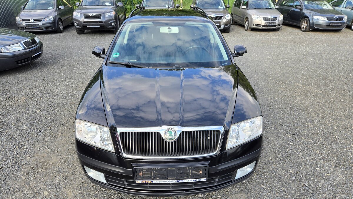 ŠKODA OCTAVIA 1.6i TEAM EDITION 1MAJITEL - 18