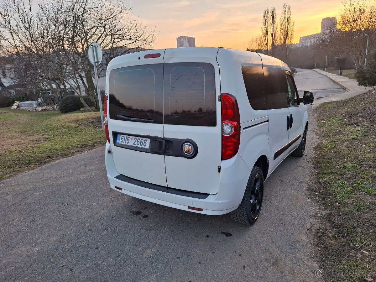 Fiat Dobló 1.3 JTD - 18