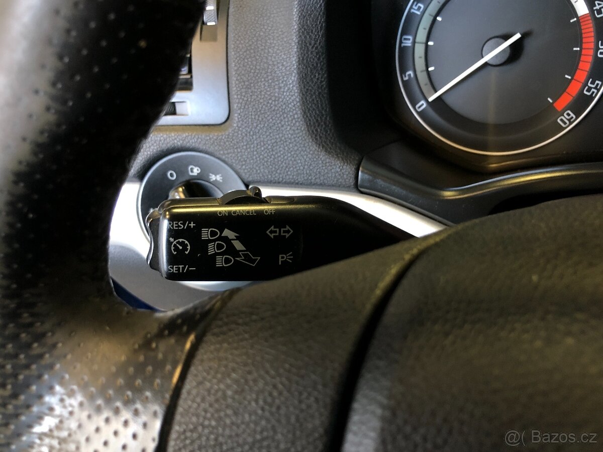 ŠKODA OCTAVIA 2.0TDI COMBI RS - 18