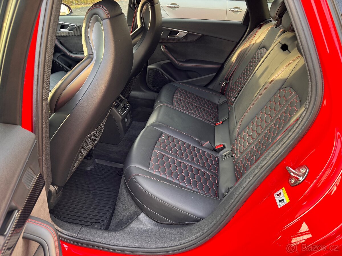 Audi RS 4 - 18