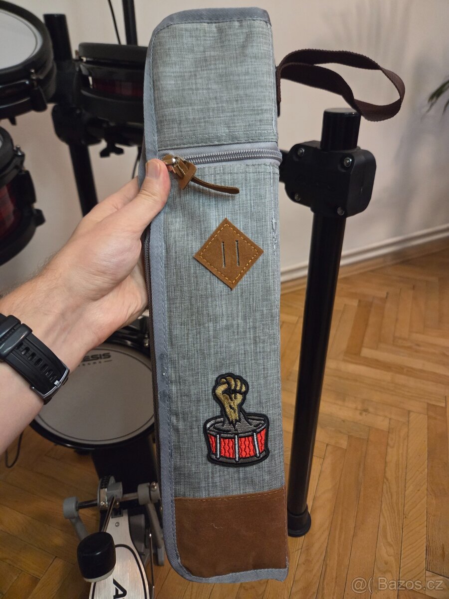 Set el. bicí Alesis Nitro Pro + židle + sluchátka. Stav nov - 18