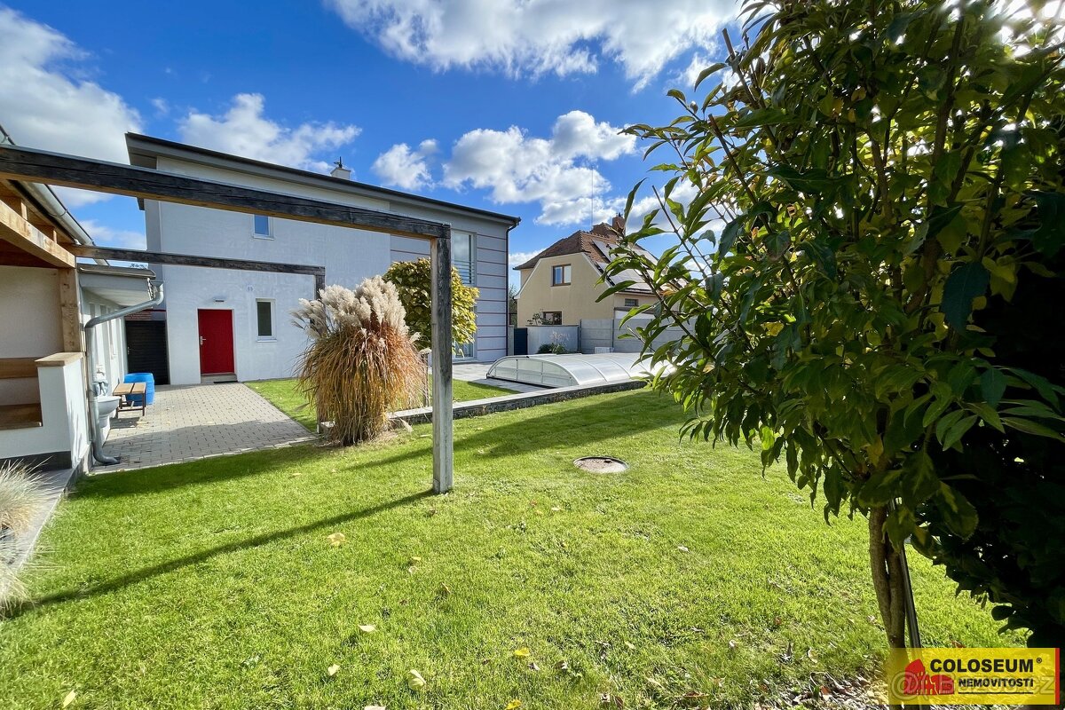 Moravský Krumlov, RD 5+kk, pozemek 760m2, zahrada, bazén, pe - 18