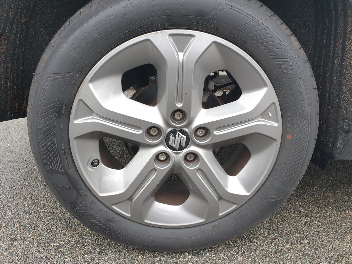 Suzuki Vitara 1.6i 88KW NAVI KAMERA Servis SUZUKI - 18