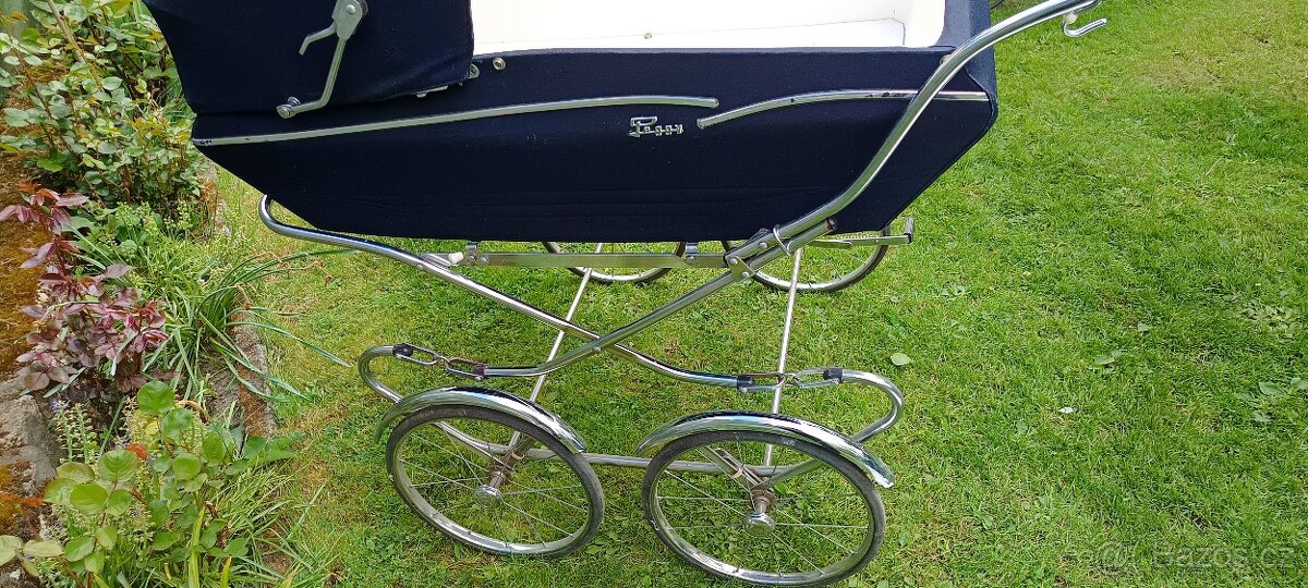 Retro kočárek pro dvojčata - 18