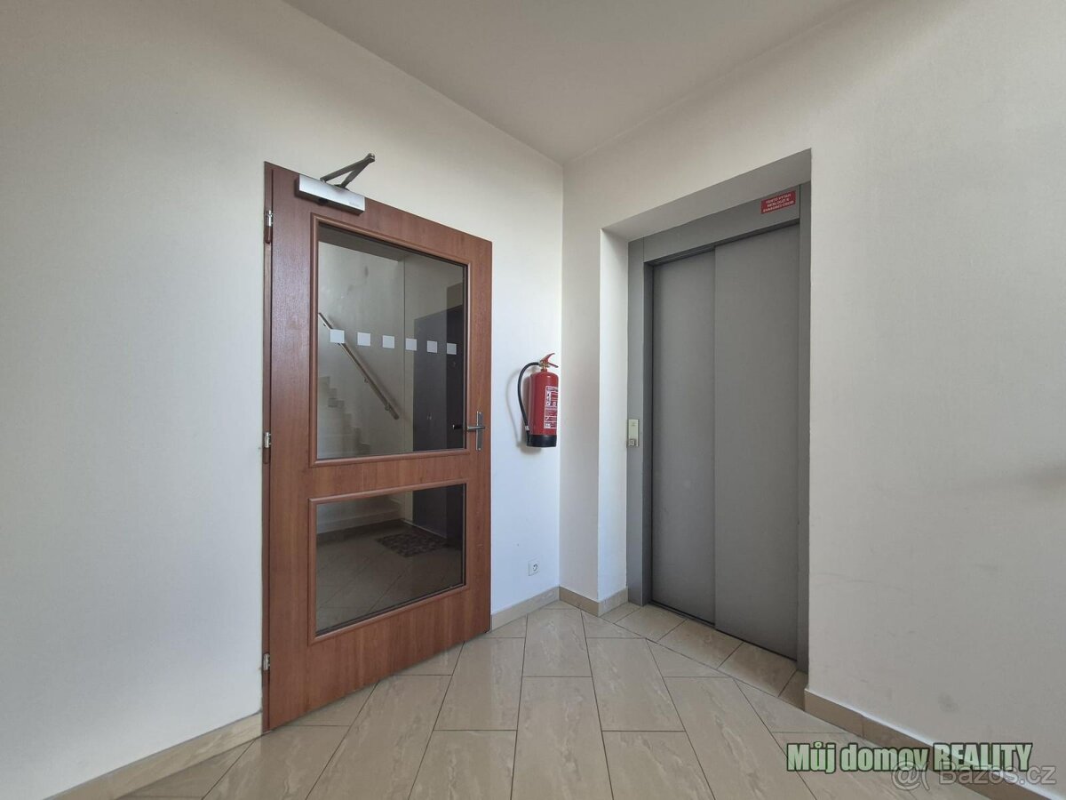 Pronájem bytu 2+kk, 50 m s balkonem Praha 5, Zličín. - 18