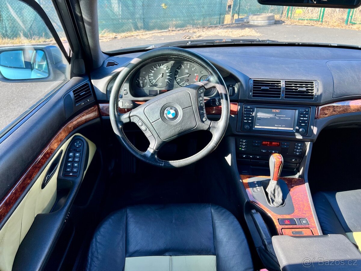 BMW 525iA Individual - 18