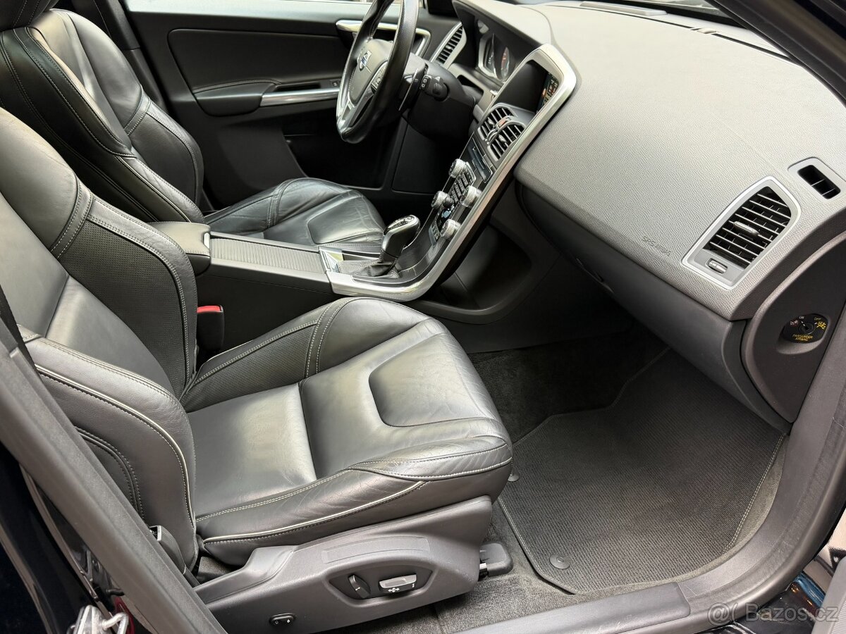 Volvo XC60 D5 AWD R-Design - 18
