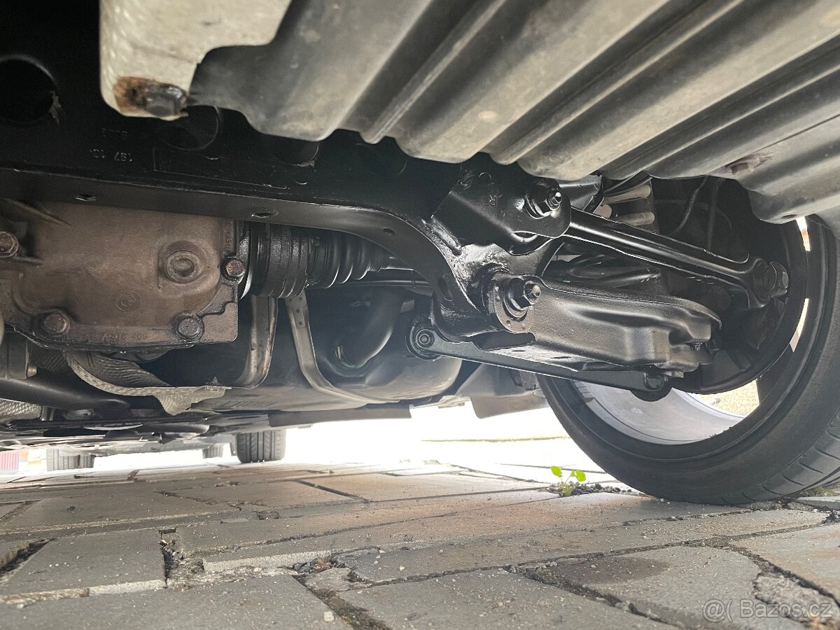 Bmw řada 3 E90 - 18