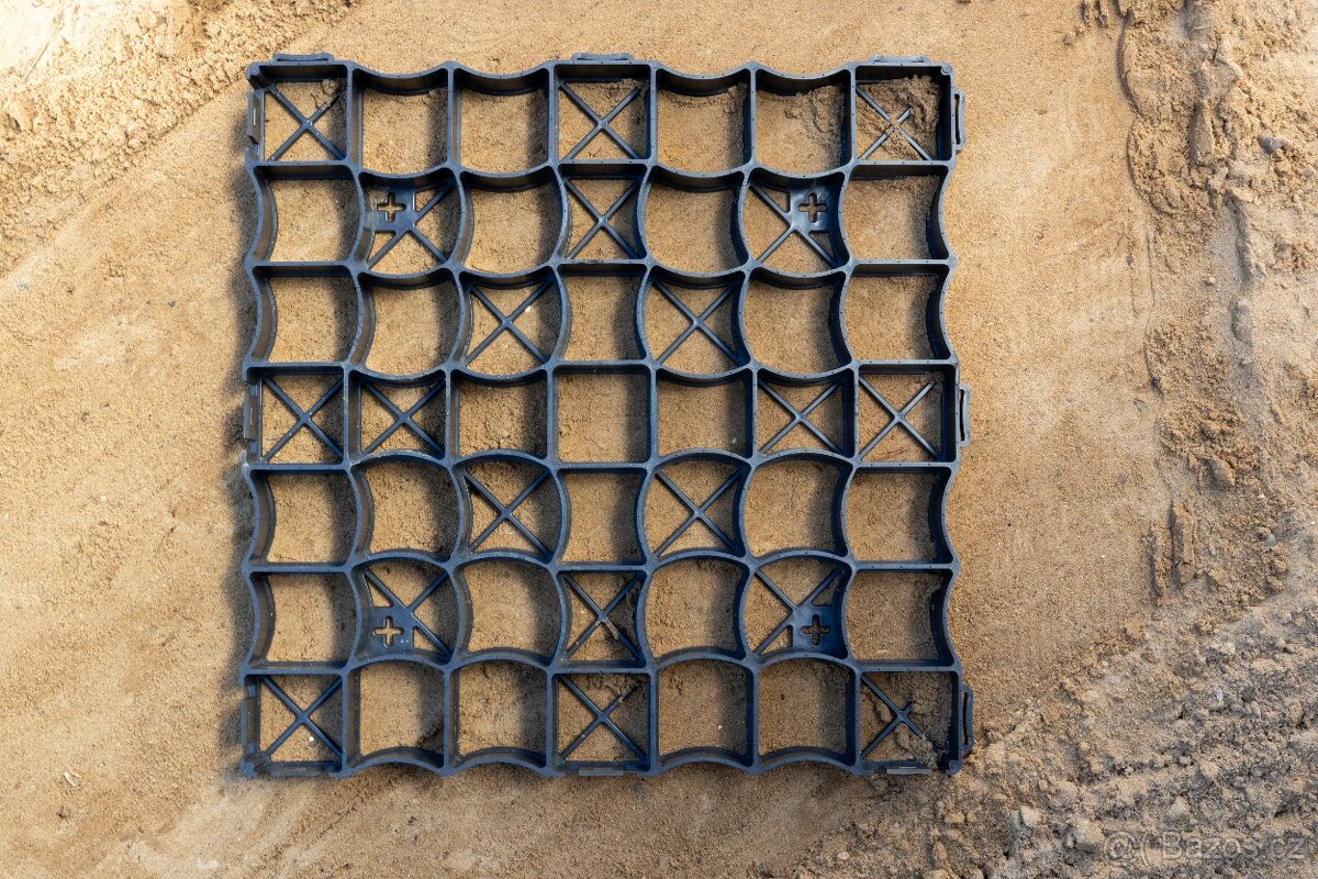 Plastová zatravňovací dlažba - 18