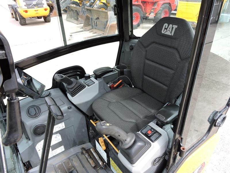 Prodám minibagr CAT 301.6 - 18