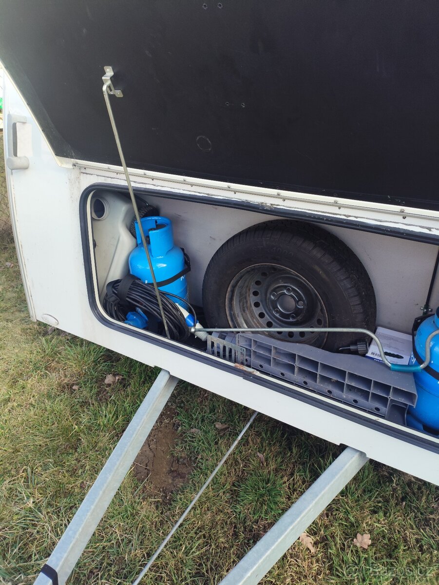 Prodám karavan Burstner. - 18