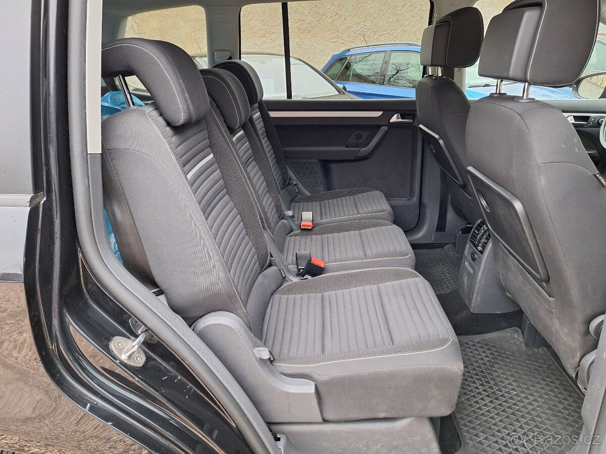 Volkswagen Touran 1.2 TSi 77KW S.Kniha, 7Míst + Zimní kola - 18
