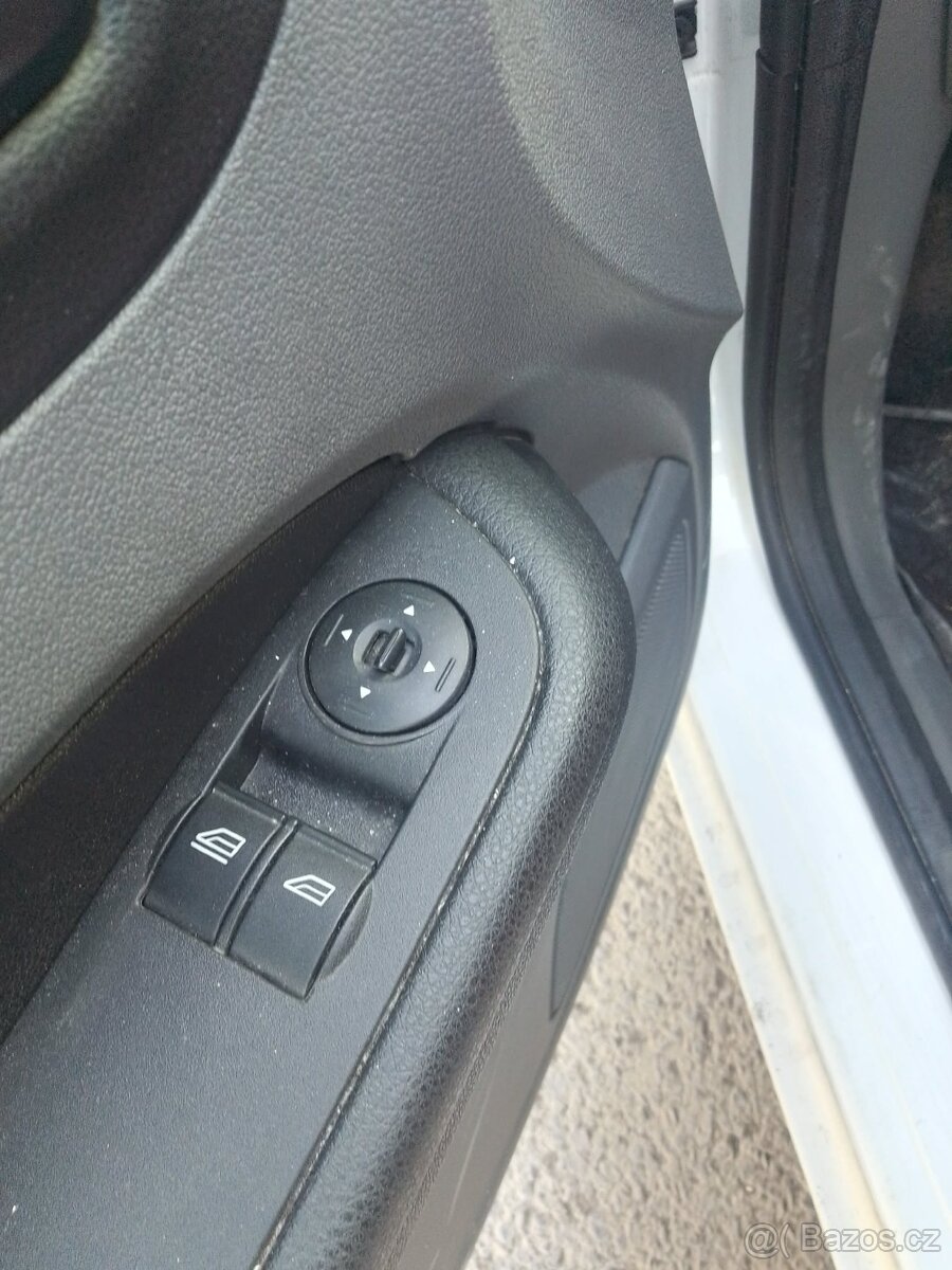 Ford Focus 1.6 benzin 2008 - 18