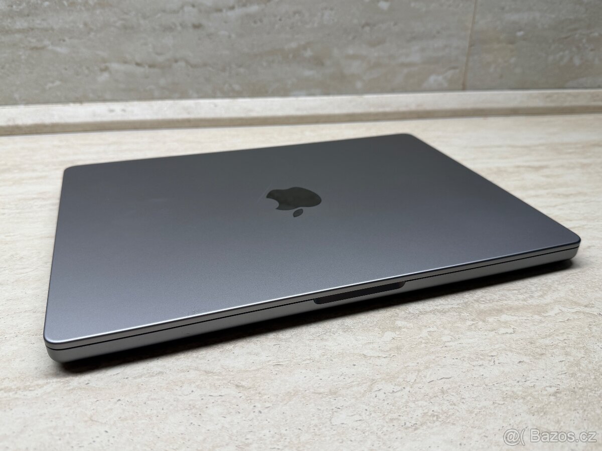 MacBook Pro 14" / M1 Pro / 16GB / 512GB / vesmírne šedý - 18