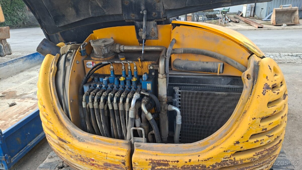 JCB 8052 - 18