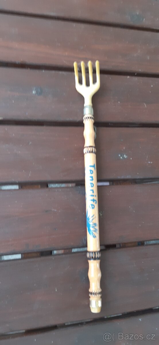 starožitné garniže, 2ks. zrcadla, 3ks. ledovače, toustovač - 18