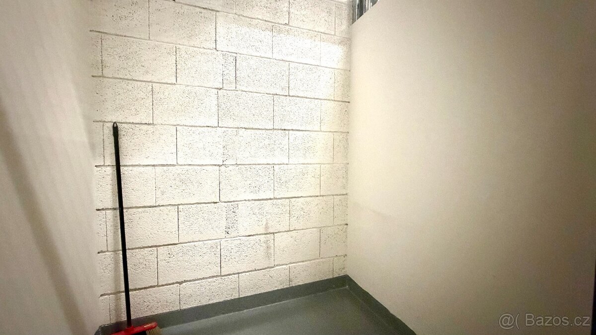 Pronájem bytu 1+kk Praha 10 - 18