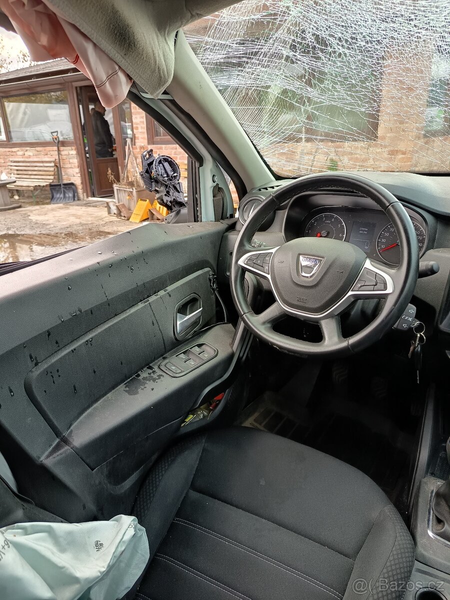 Dacia Duster 1.3 96kw 4/2022 ČR - 18