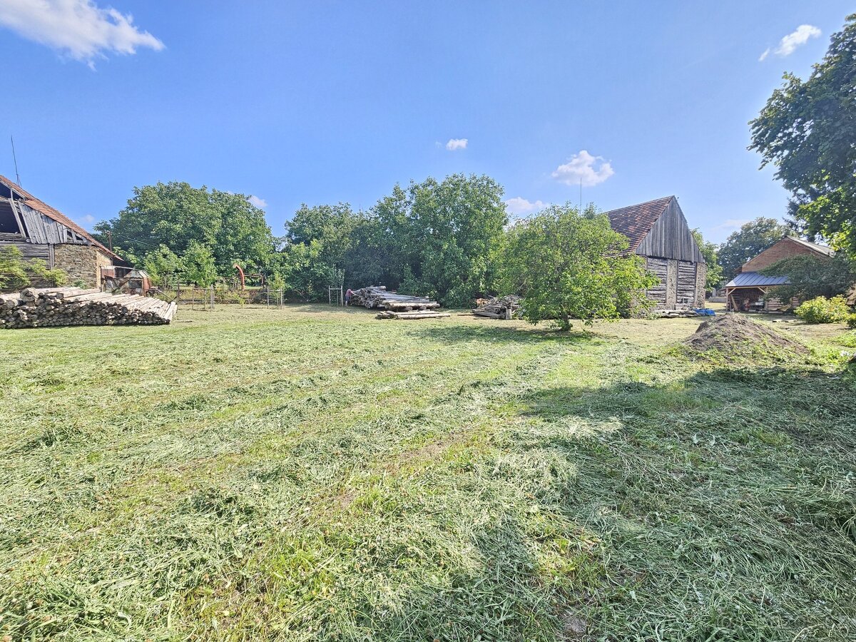 Prodej stavebního pozemku 5 474 m², Slatina, ev.č. 20308 - 18