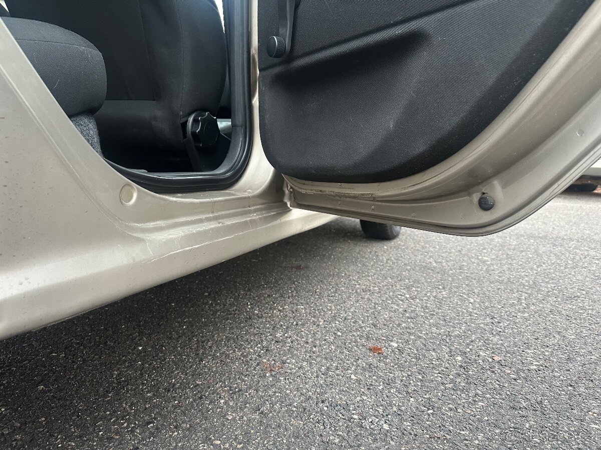 Škoda Fabia 2006 1.Majitel 79tis km Garážovaná - 18