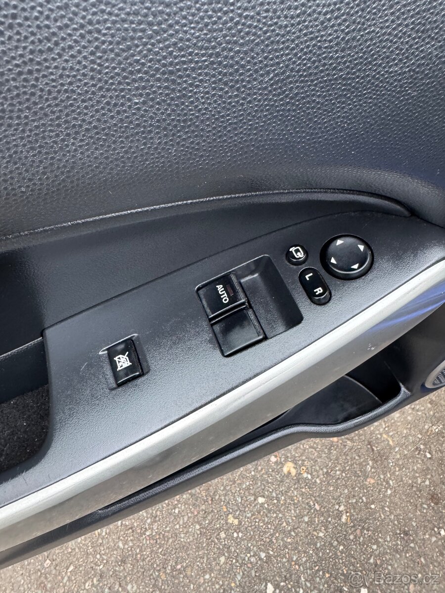 MAZDA 2 - 1,4 16V 5 dveří - 18