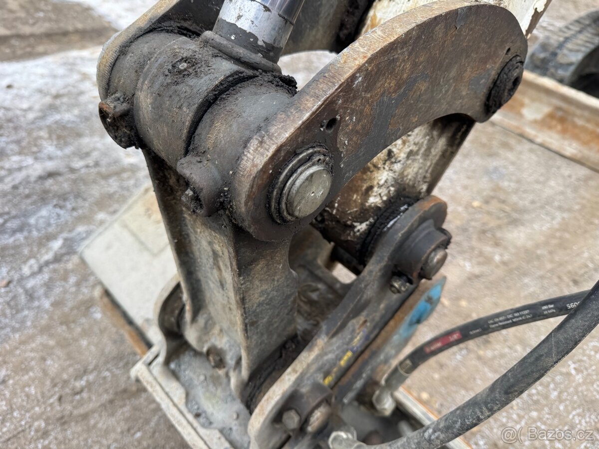 Bobcat E35 Bagr pásový - 18