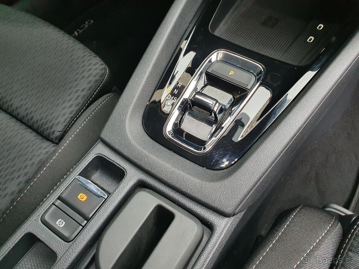 Škoda Octavia 4 iV Sedan 1.4TSI 150kW DSG - záruka Autodraft - 18