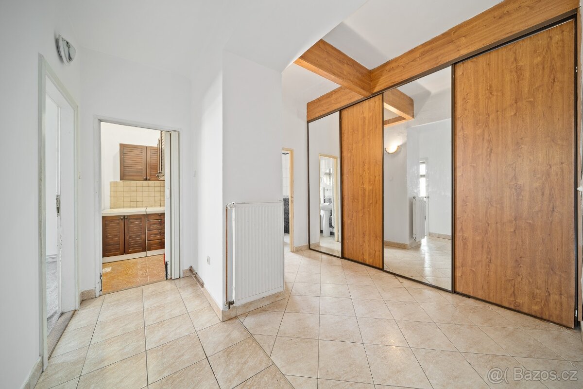 Prostorný byt 4+1 ve skvělé lokalitě u centra - Dvůr Králové - 18