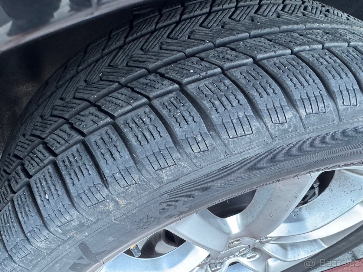 Jeep Grand Cherokee WK2 SUMMIT - 18